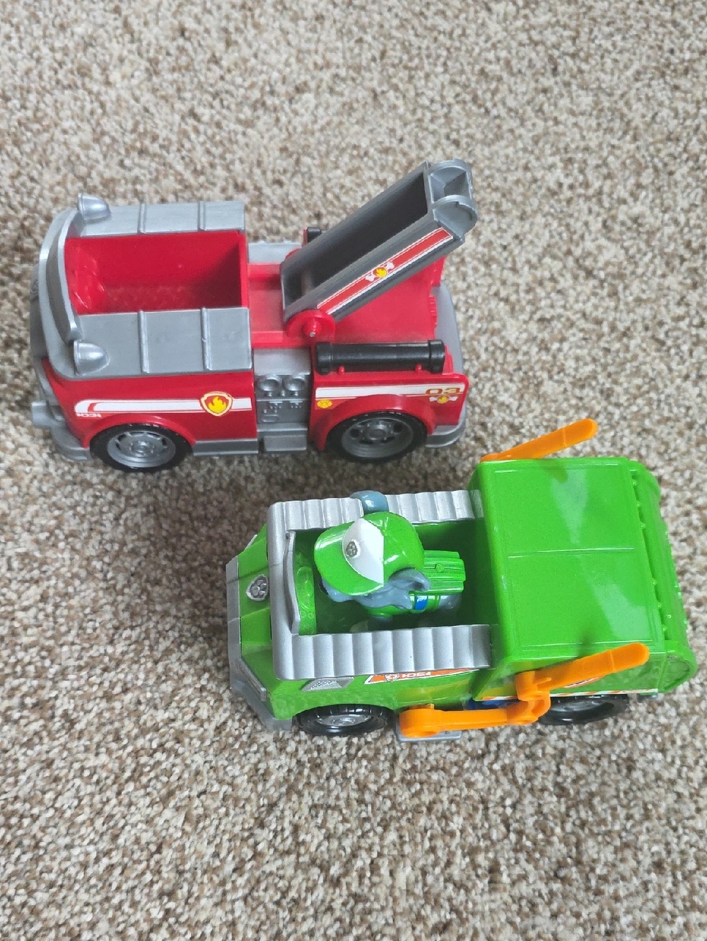 Paw Patrol Rocky's Rescue Recycle Truck with Figure and Marshall Firetruck Truck